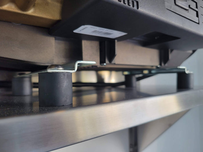 AR630-TSS Shelf Mounting Hardware Kit
